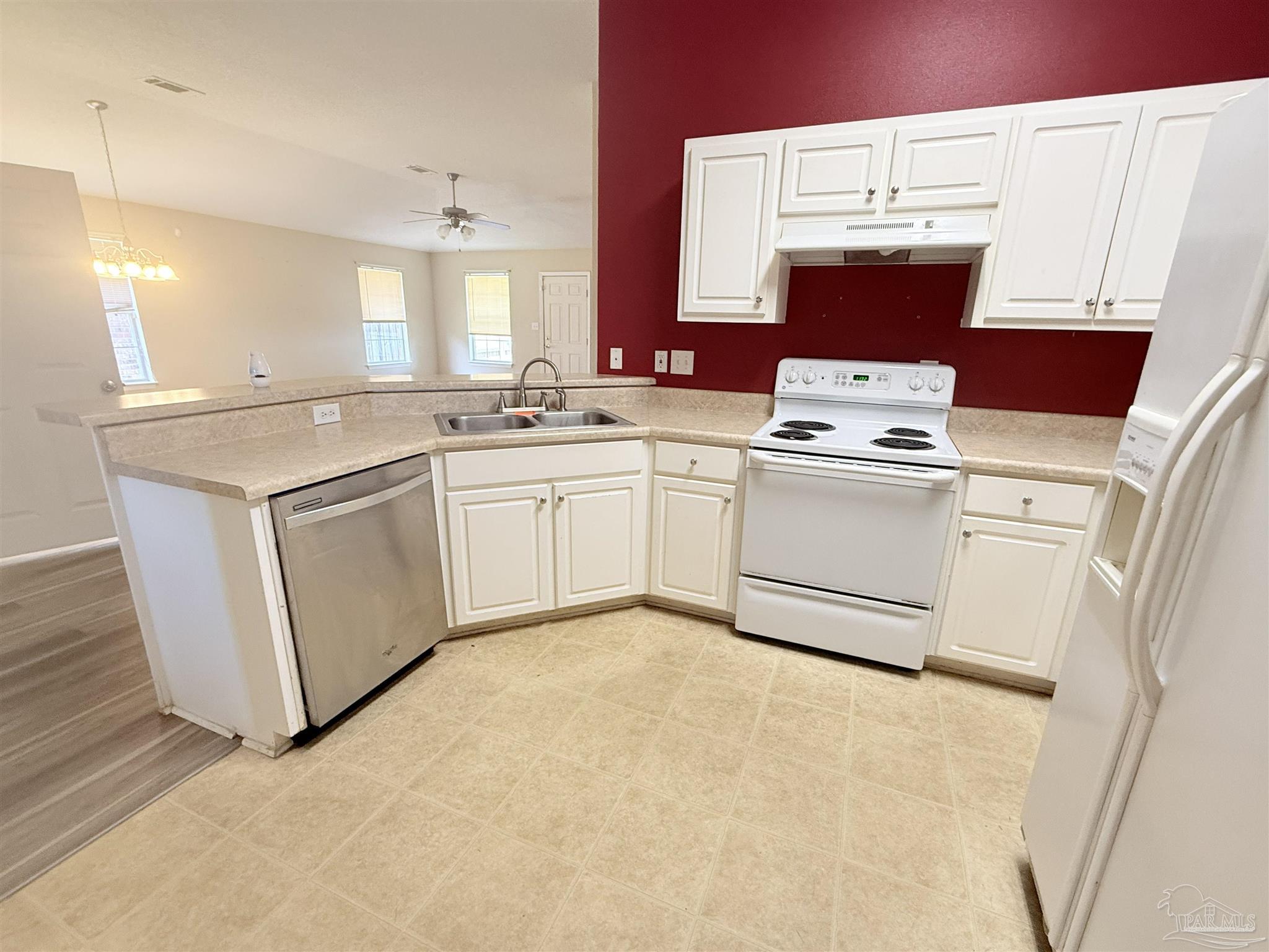 5008 Orlando Court Pensacola, FL 32526 - Photo 2 of 12