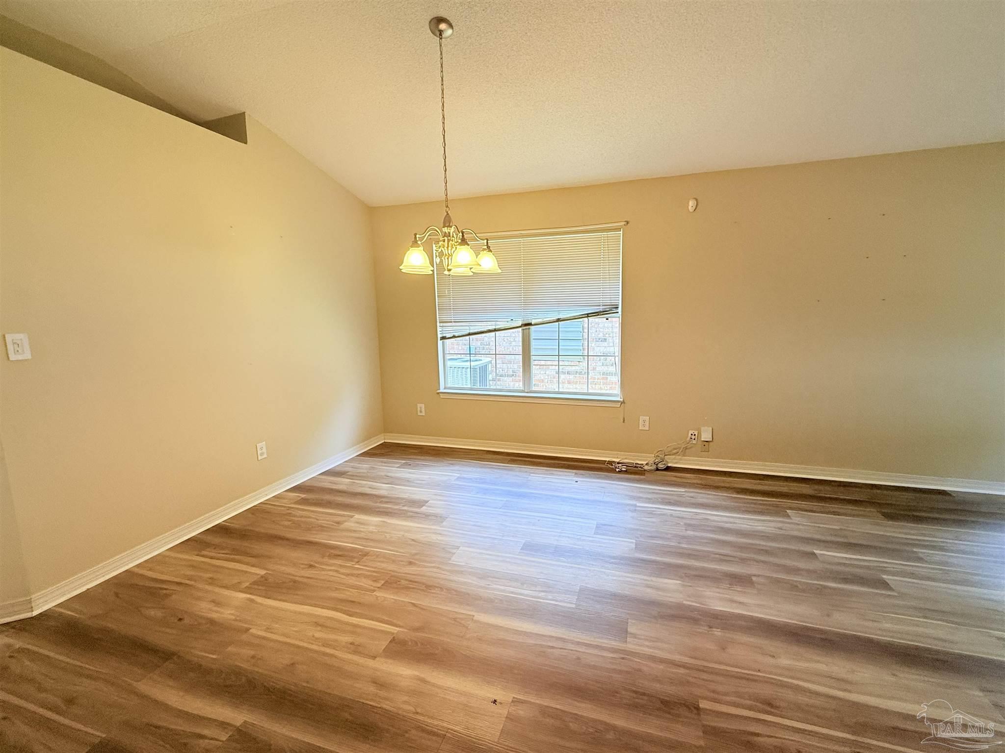 5008 Orlando Court Pensacola, FL 32526 - Photo 4 of 12