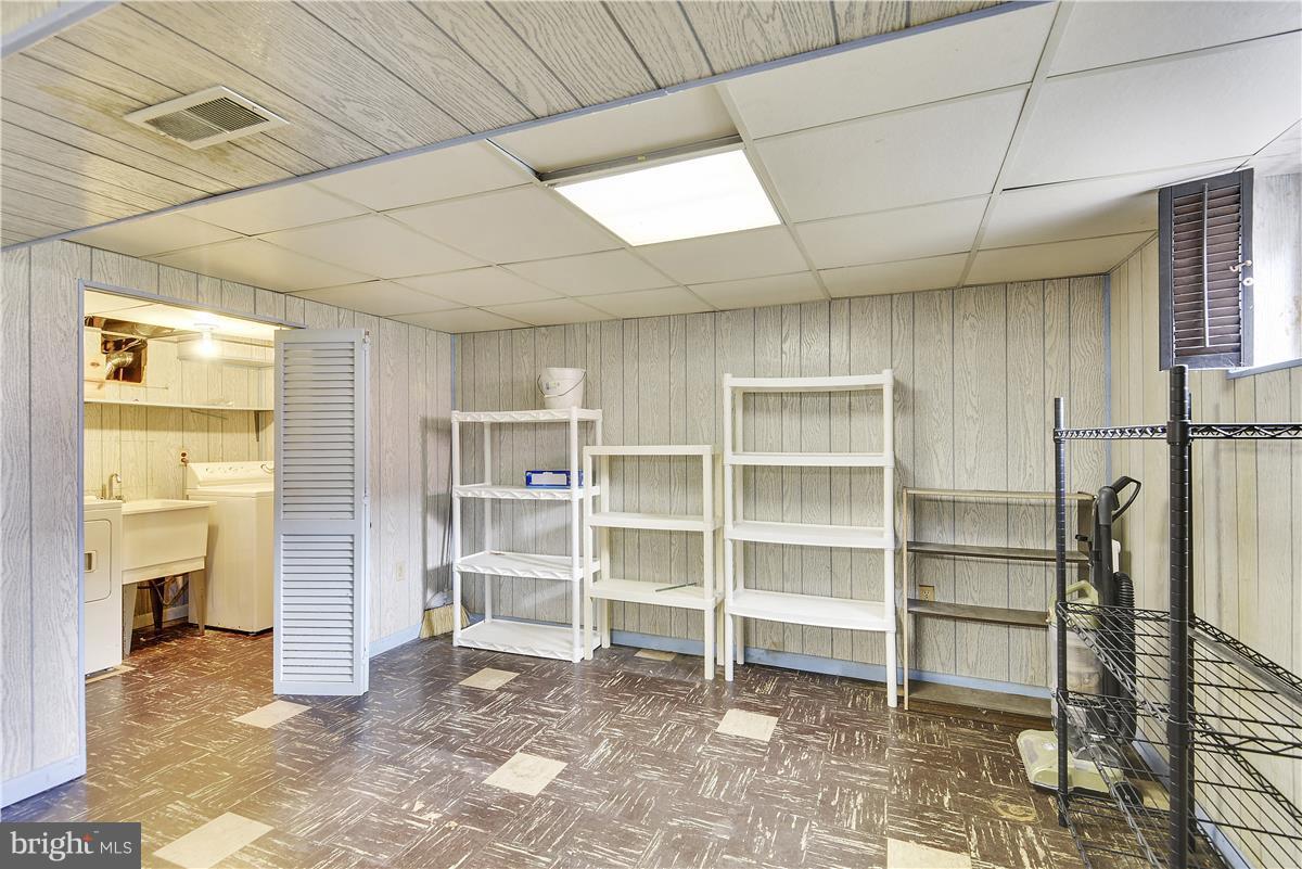 5901 Folkstone Road Bethesda, MD 20817 - Photo 27 of 30