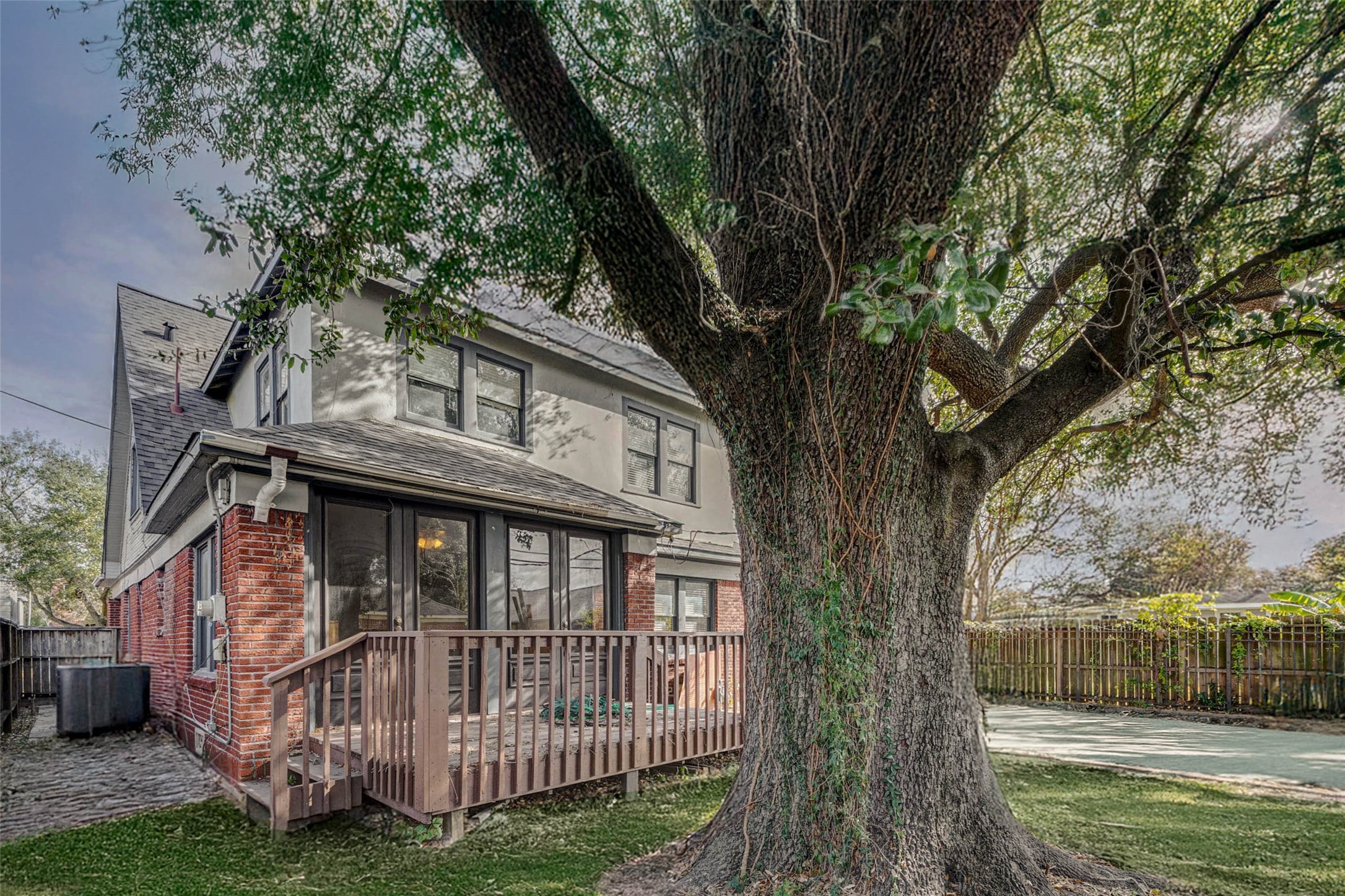 2410 Cleburne Street Houston, TX 77004 - Photo 6 of 27 a view of a house with a yard