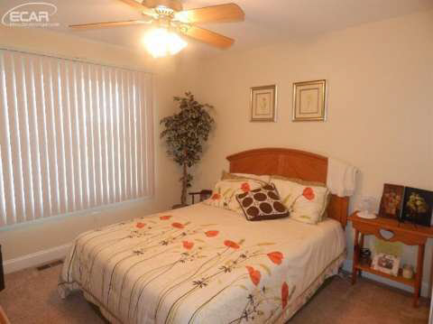 5515 Coldwater Road Flint, MI 48504 - Photo 22 of 44 20435865-21.JPG