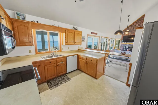 $630,000 | 105 North Water Street, Point Harbor, NC 27964