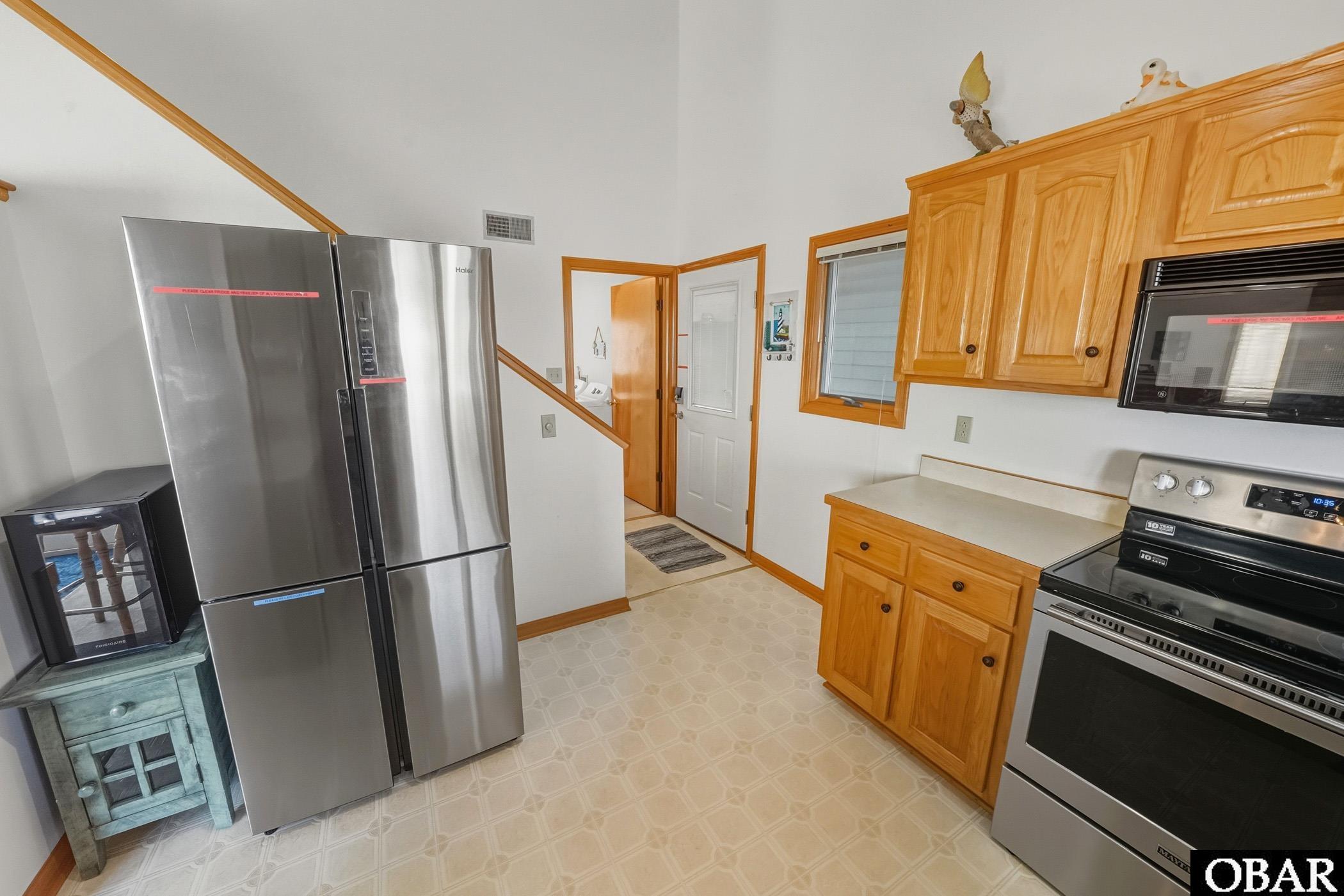 105 North Water Street Point Harbor, NC 27964 - Photo 18 of 50 Stainless Steel Appliances