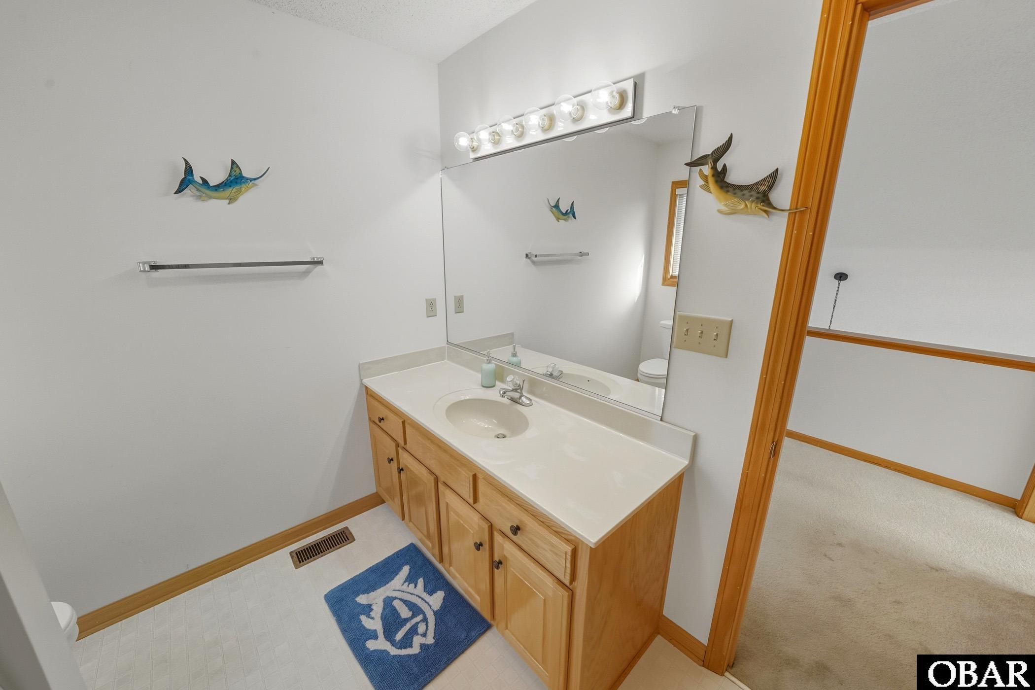 105 North Water Street Point Harbor, NC 27964 - Photo 35 of 50 Vanity