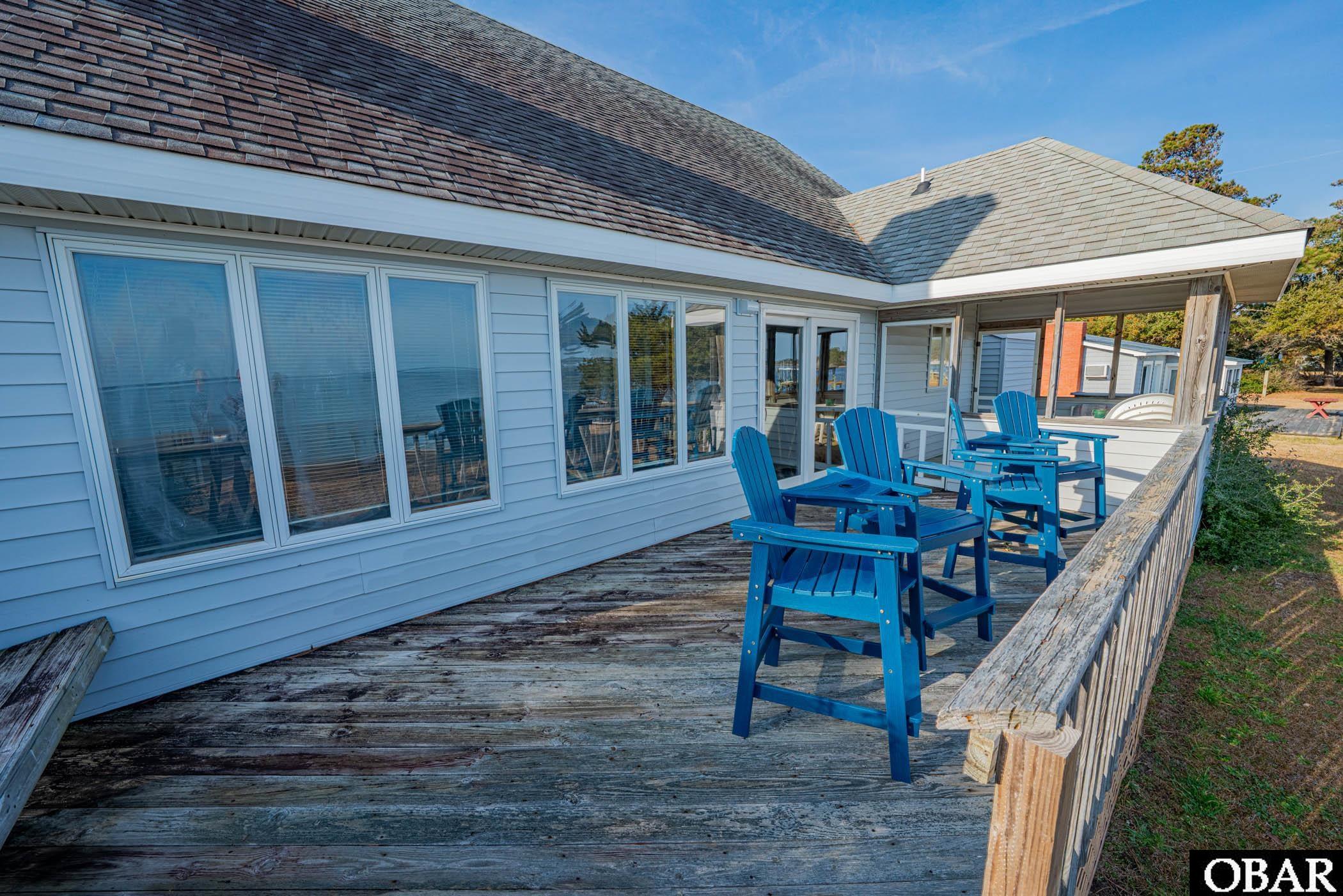 105 North Water Street Point Harbor, NC 27964 - Photo 43 of 50 Nice Hangout Space