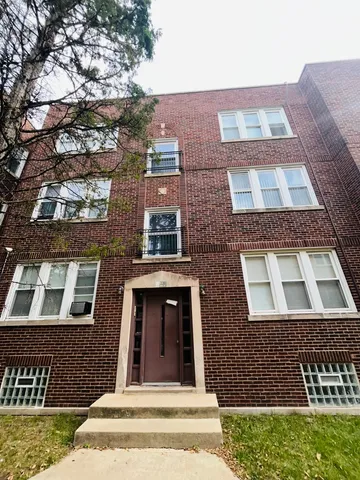 $1,400 | 5852 West Higgins Avenue, Unit 3B, Chicago, IL 60630