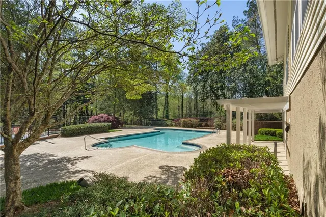 a view of a tennis court