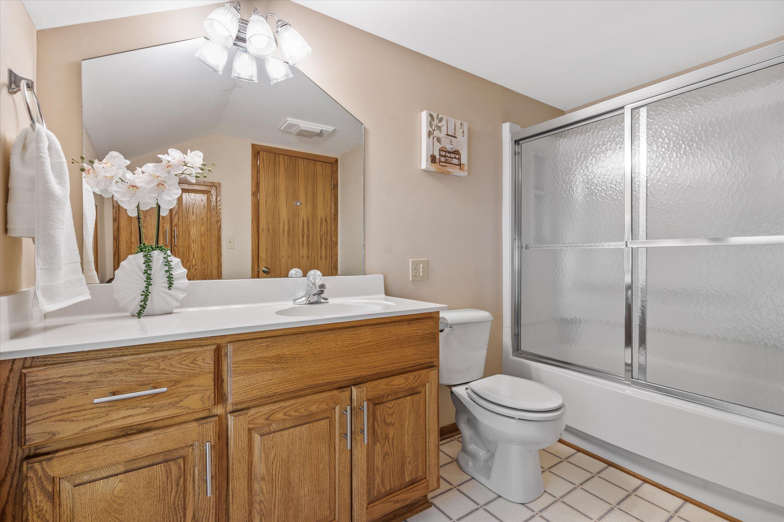 7301 West Wind Lake Road Norway, WI 53185 - Photo 25 of 62 Upper Level