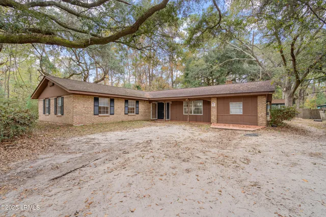 $375,000 | 68 Cherokee Farms Road, Beaufort, SC 29906