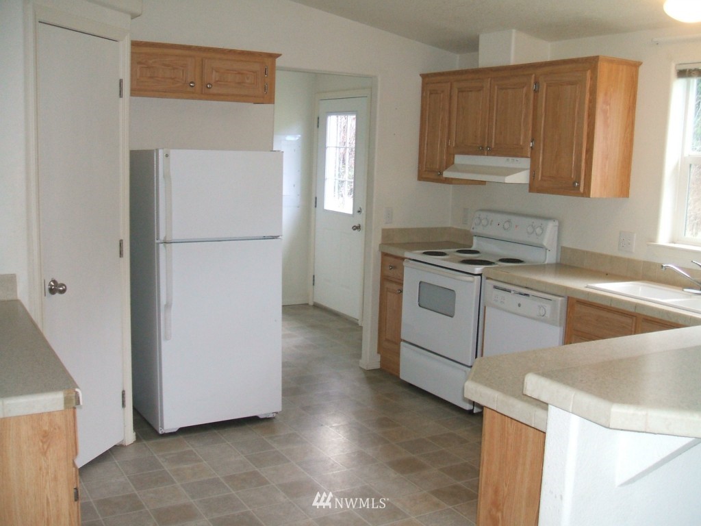 153 Thompson Road Port Angeles, WA 98363 - Photo 5 of 13 Gallery Image 5