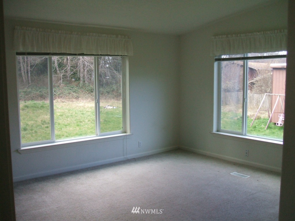 153 Thompson Road Port Angeles, WA 98363 - Photo 6 of 13 Gallery Image 6