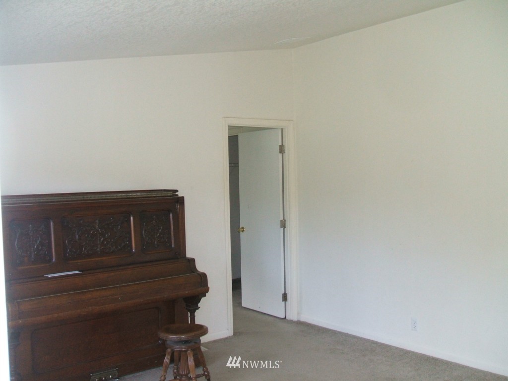 153 Thompson Road Port Angeles, WA 98363 - Photo 8 of 13 Gallery Image 8