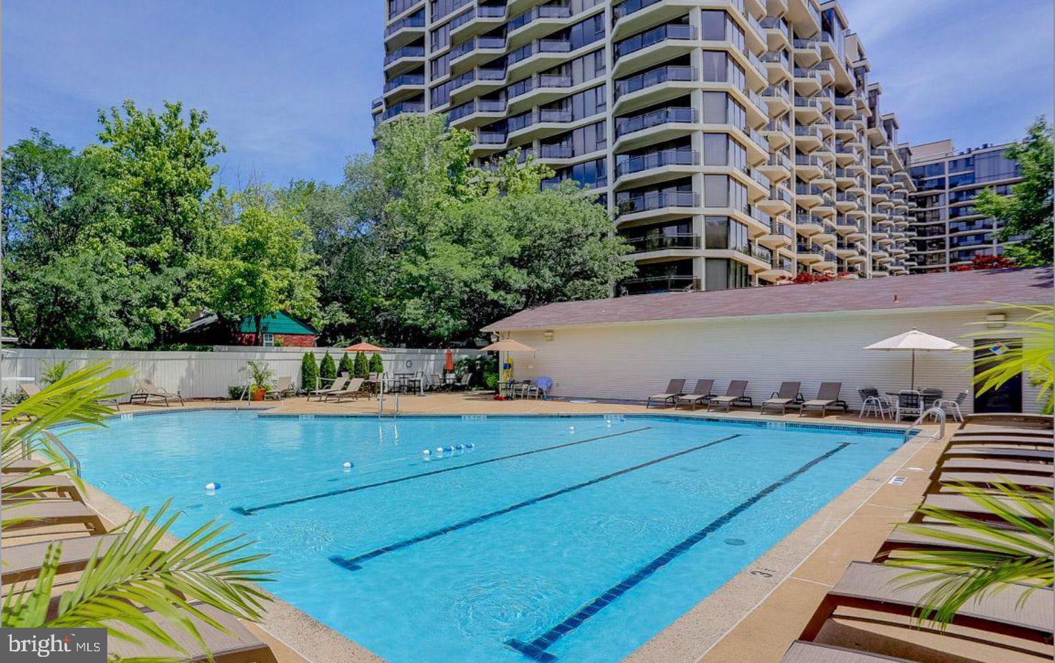 1530 Key Boulevard, Unit 125 Arlington, VA 22209 - Photo 18 of 27 On-site swimming pool