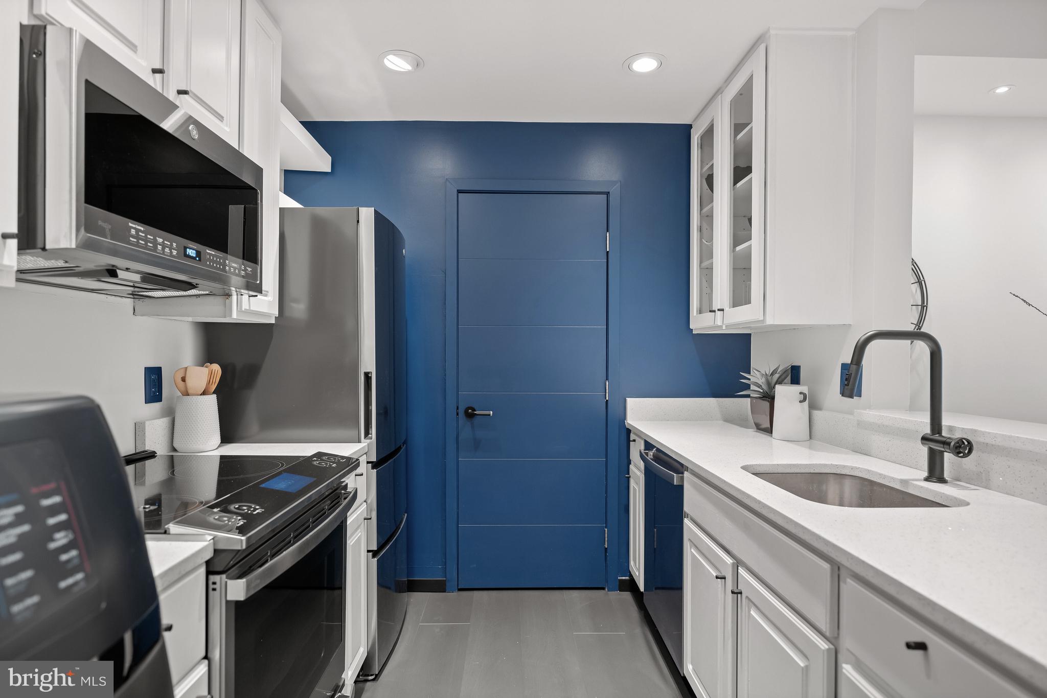 1530 Key Boulevard, Unit 125 Arlington, VA 22209 - Photo 4 of 27 "Smart" appliances