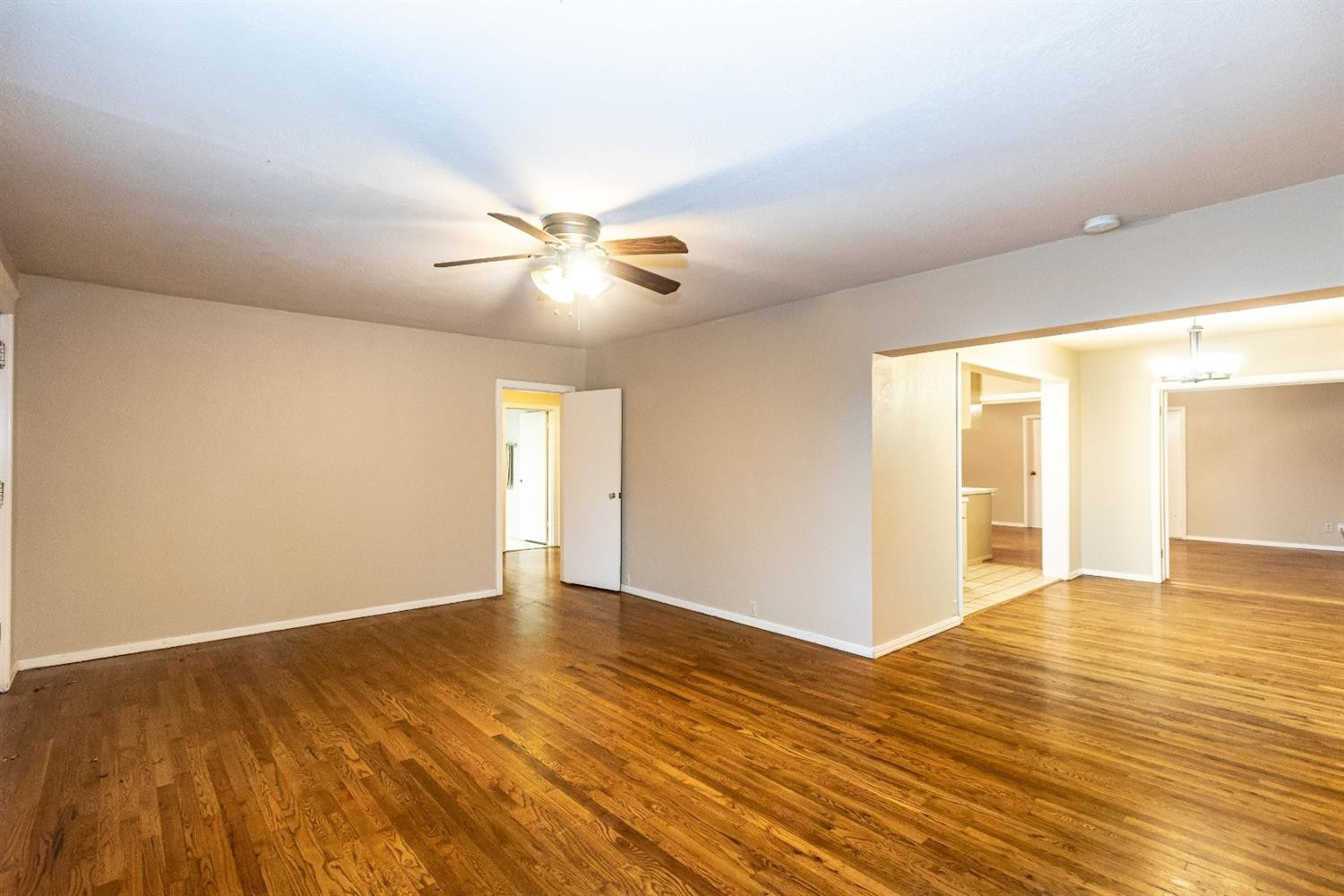 3715 38th Street Lubbock, TX 79413 - Photo 2 of 39 Living Area