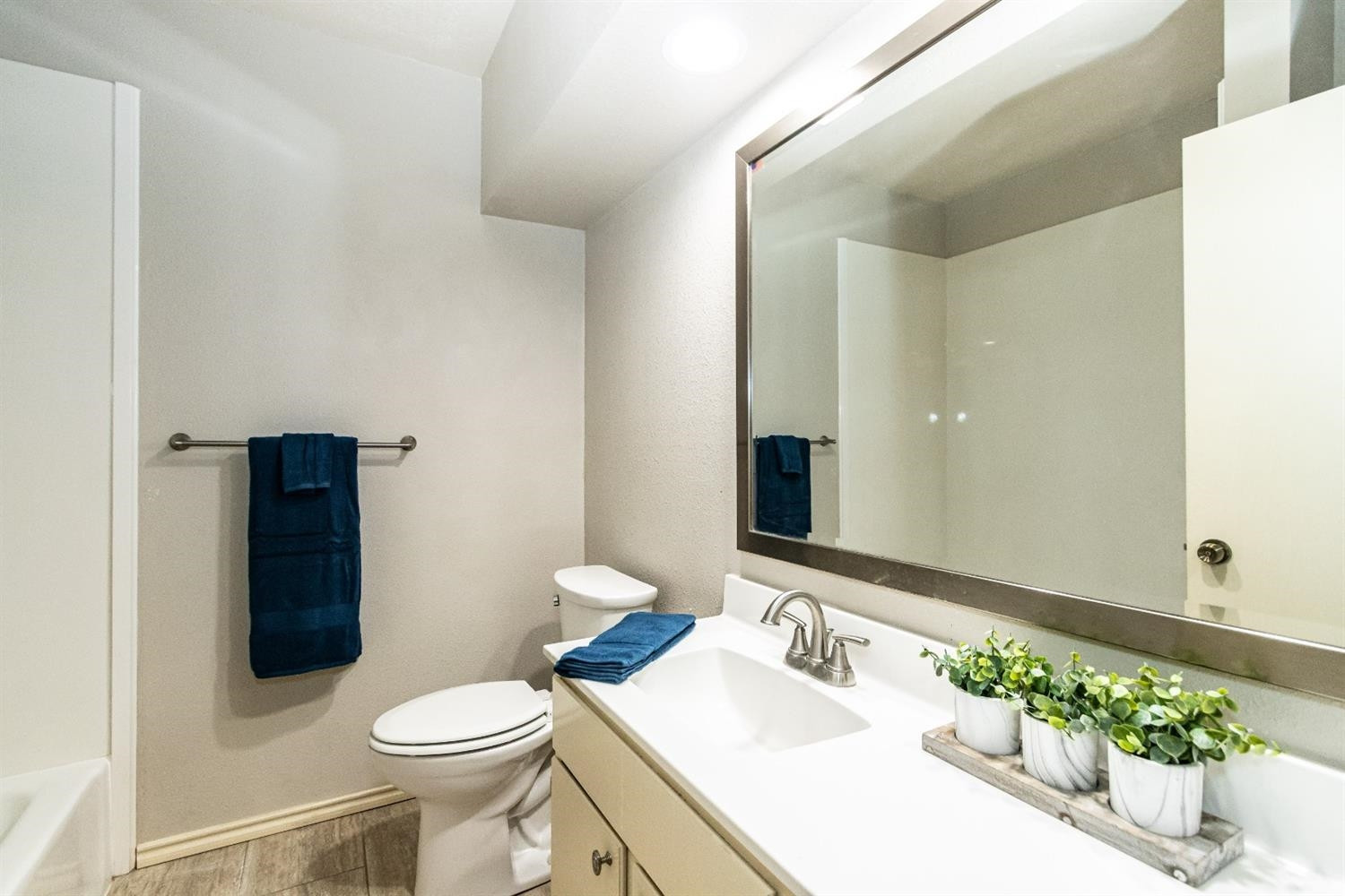 3715 38th Street Lubbock, TX 79413 - Photo 22 of 39 Master Bathroom