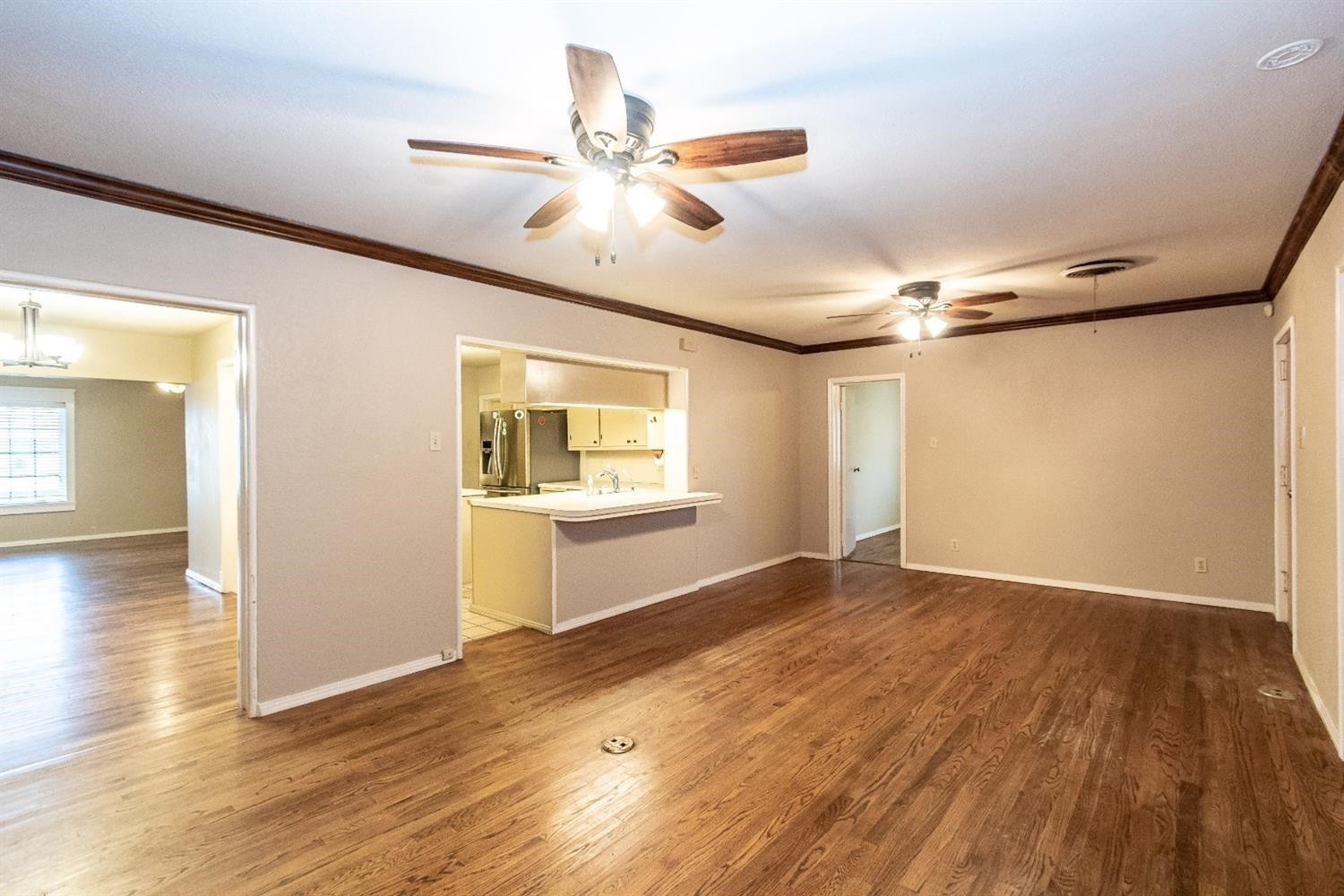 3715 38th Street Lubbock, TX 79413 - Photo 4 of 39 2nd Living Area