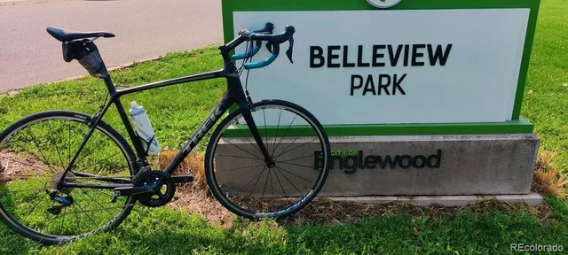 a view of building with outdoor space