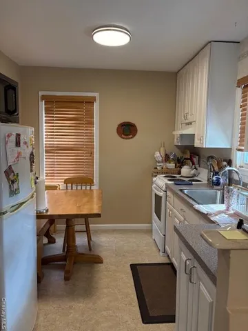 $2,100 | 60 Monroe Street, Lynbrook, NY 11563