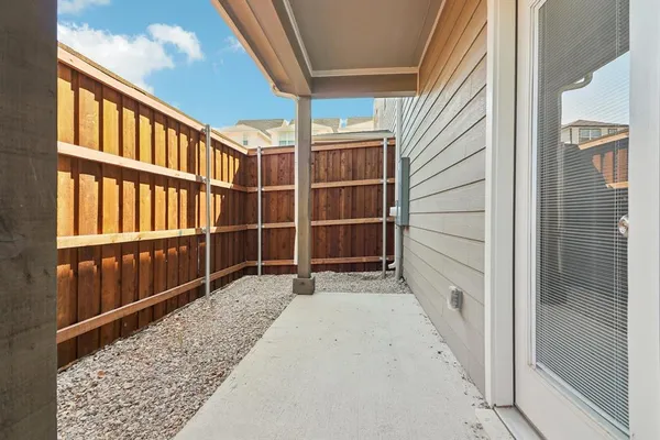 $2,750 | 104 Samuel Street, Lewisville, TX 75057