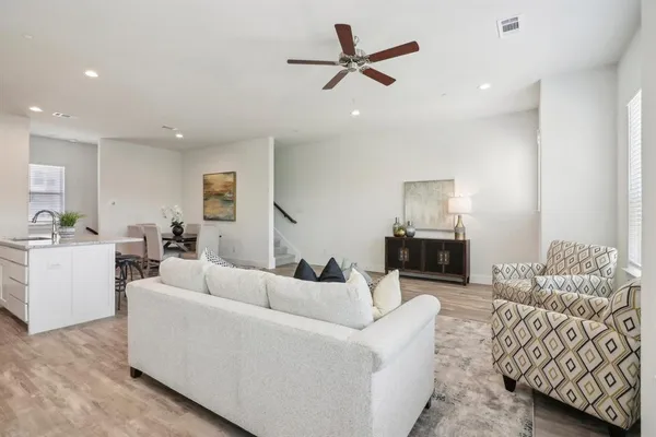 $2,750 | 104 Samuel Street, Lewisville, TX 75057