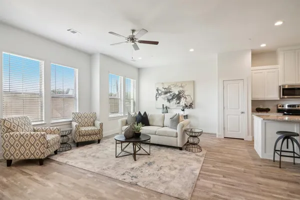 $2,750 | 104 Samuel Street, Lewisville, TX 75057