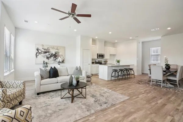 $2,750 | 104 Samuel Street, Lewisville, TX 75057