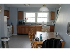 1029 South Mammoth Road Manchester, NH 03109 - Photo 3 of 8