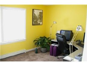 1029 South Mammoth Road Manchester, NH 03109 - Photo 5 of 8