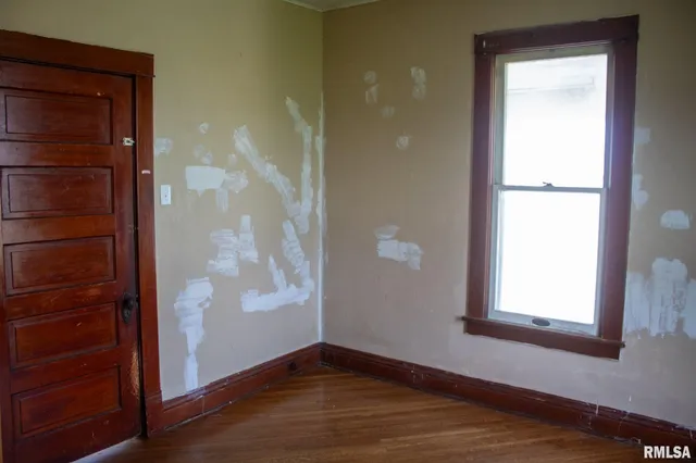 $25,000 | 17 North 5th Avenue, Canton, IL 61520