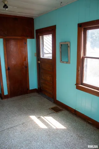 $25,000 | 17 North 5th Avenue, Canton, IL 61520