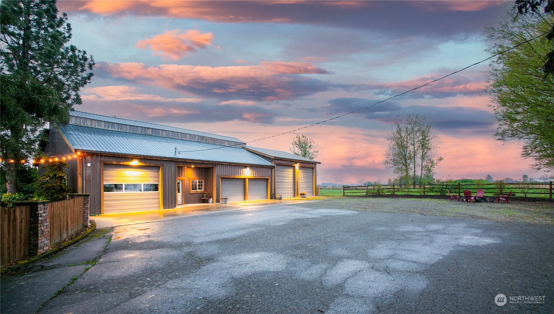 8629 Benson Road Lynden, WA 98264 - Photo 33 of 40 a view of a big room with a big yard