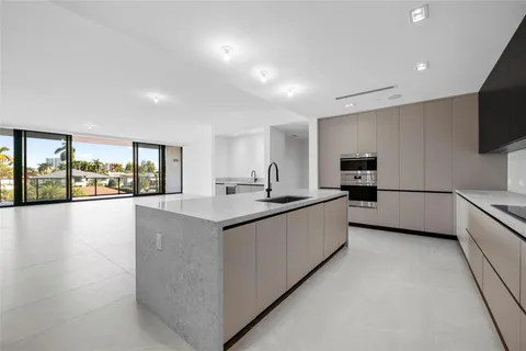 $3,295,000 | 160 Isle Of Venice Drive, Unit 302, Fort Lauderdale, FL 33301