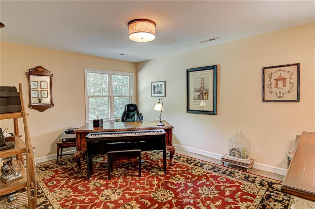 8065 Lasater Road Clemmons, NC 27012 - Photo 28 of 39 5th bedroom, currently used as an office