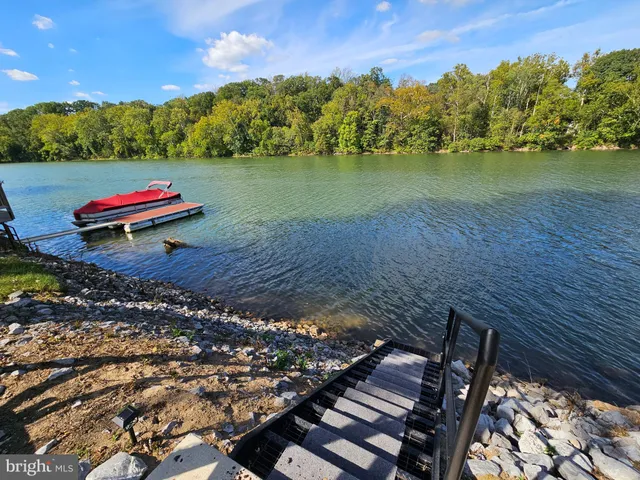 $220,000 | 56 Boo Boo Boulevard, Falling Waters, WV 25419