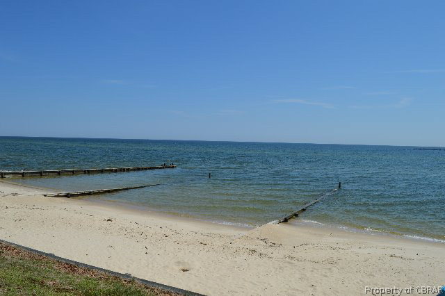 19 Clifton Street Reedville, VA 22539 - Photo 3 of 6