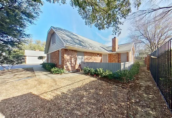 $309,000 | 1004 Bridges Drive, Arlington, TX 76012