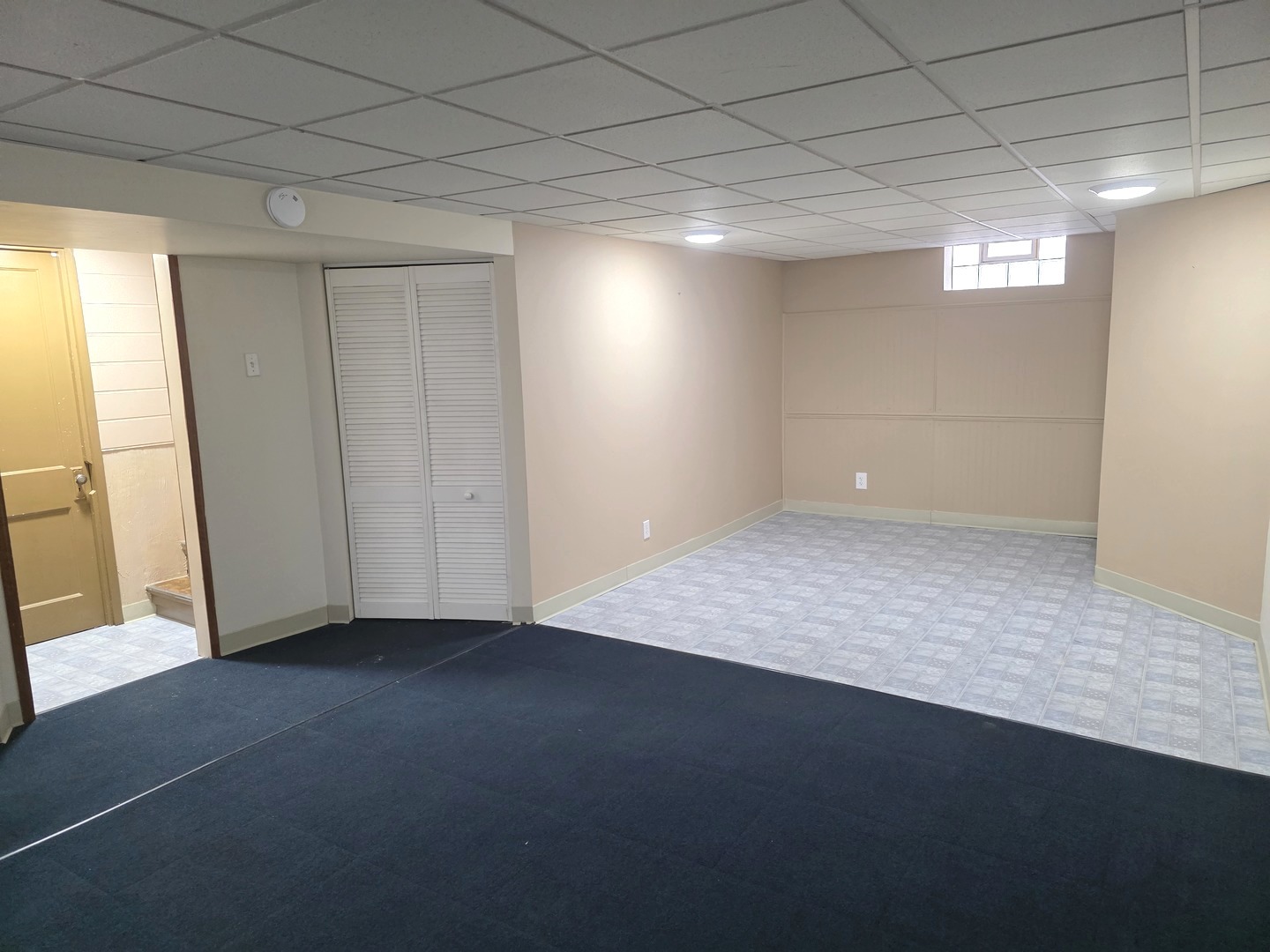 436 South Arlington Heights Road Arlington Heights, IL 60005 - Photo 13 of 16 en empty room with windows