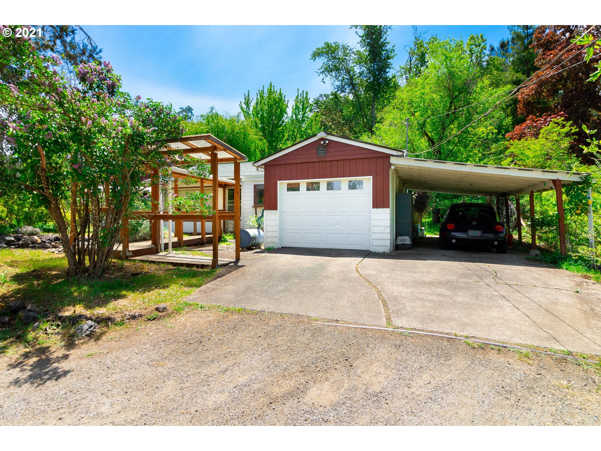 4178 Old Melrose Road Roseburg, OR 97471 - Photo 2 of 32
