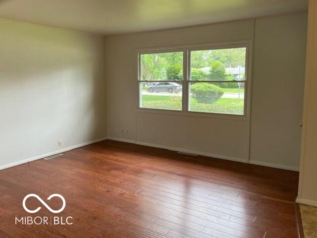 618 West McKenzie Road Greenfield, IN 46140 - Photo 3 of 11 Gallery Image 3