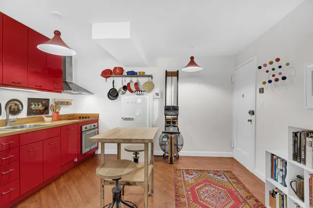 $669,000 | 22 Irving Place, Unit 1E | Gramercy