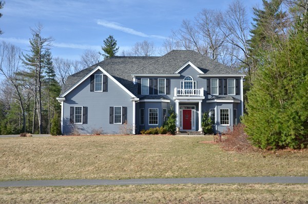 71 Mohawk Path Holliston, MA 01746 - Photo 1 of 28 Gallery Image 1