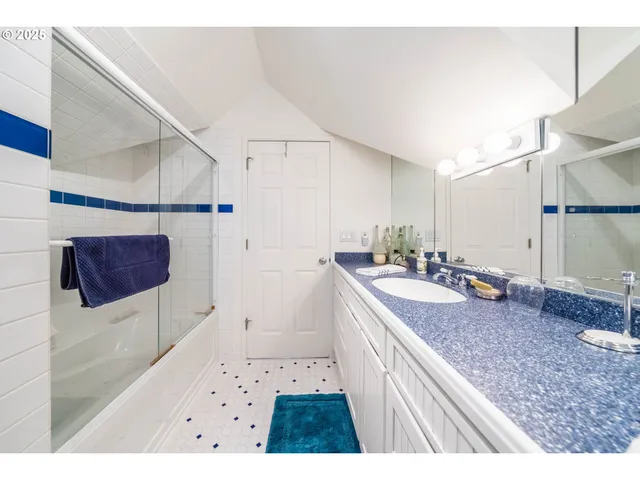 $1,350,000 | 1004 Southwest 10th Place, Lincoln City, OR 97367