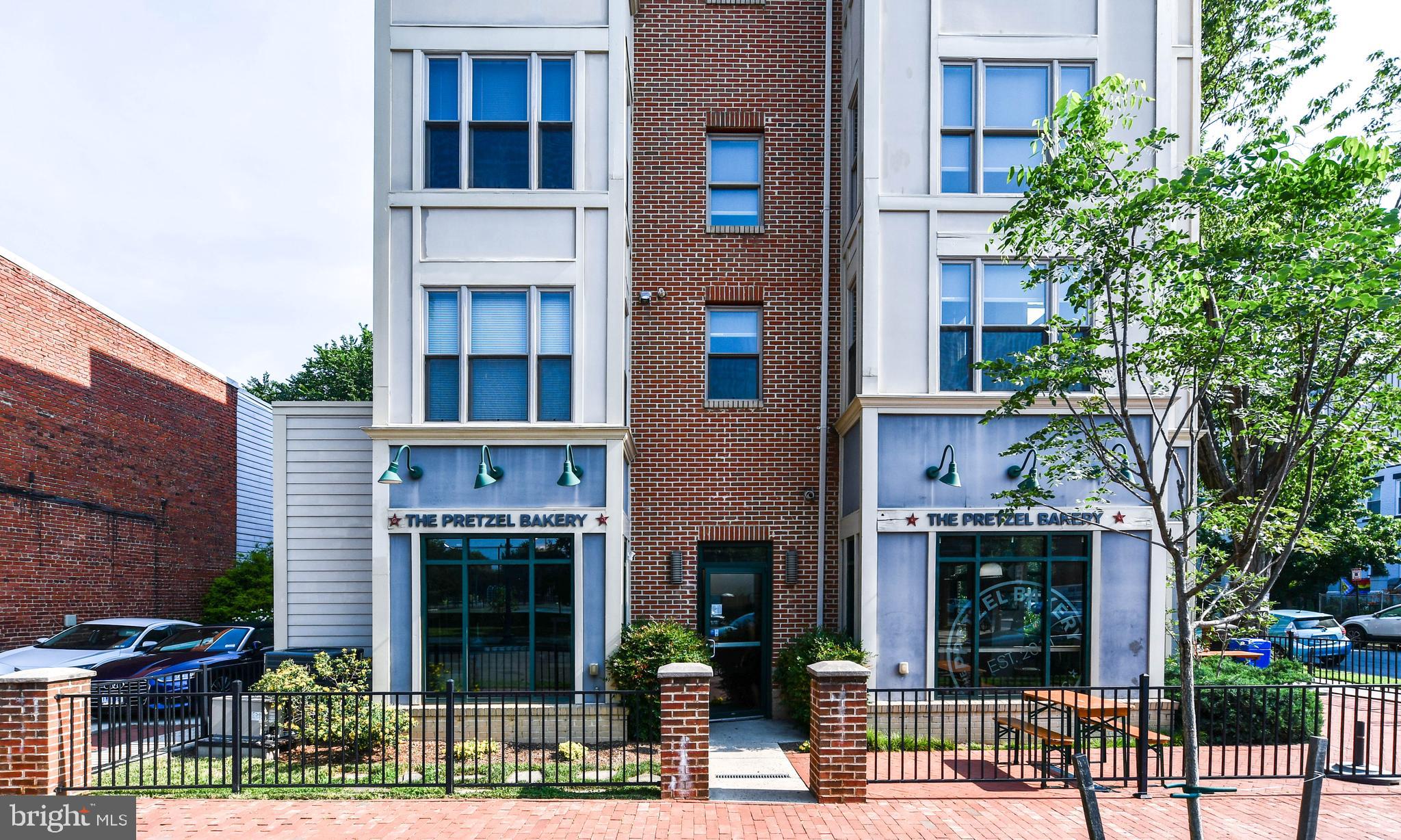 1432 C Street Southeast Washington, DC 20003 - Photo 41 of 48 a building view with a outdoor space