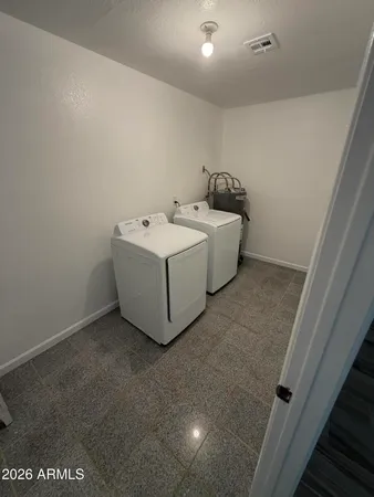 $2,400 | 20601 North 3rd Avenue, Phoenix, AZ 85027