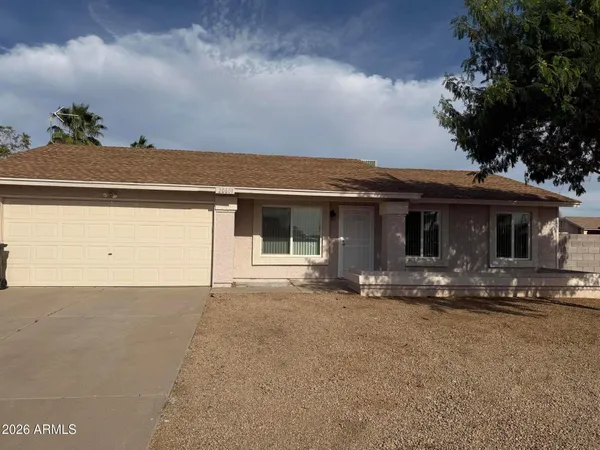 $2,400 | 20601 North 33rd Avenue, Phoenix, AZ 85027