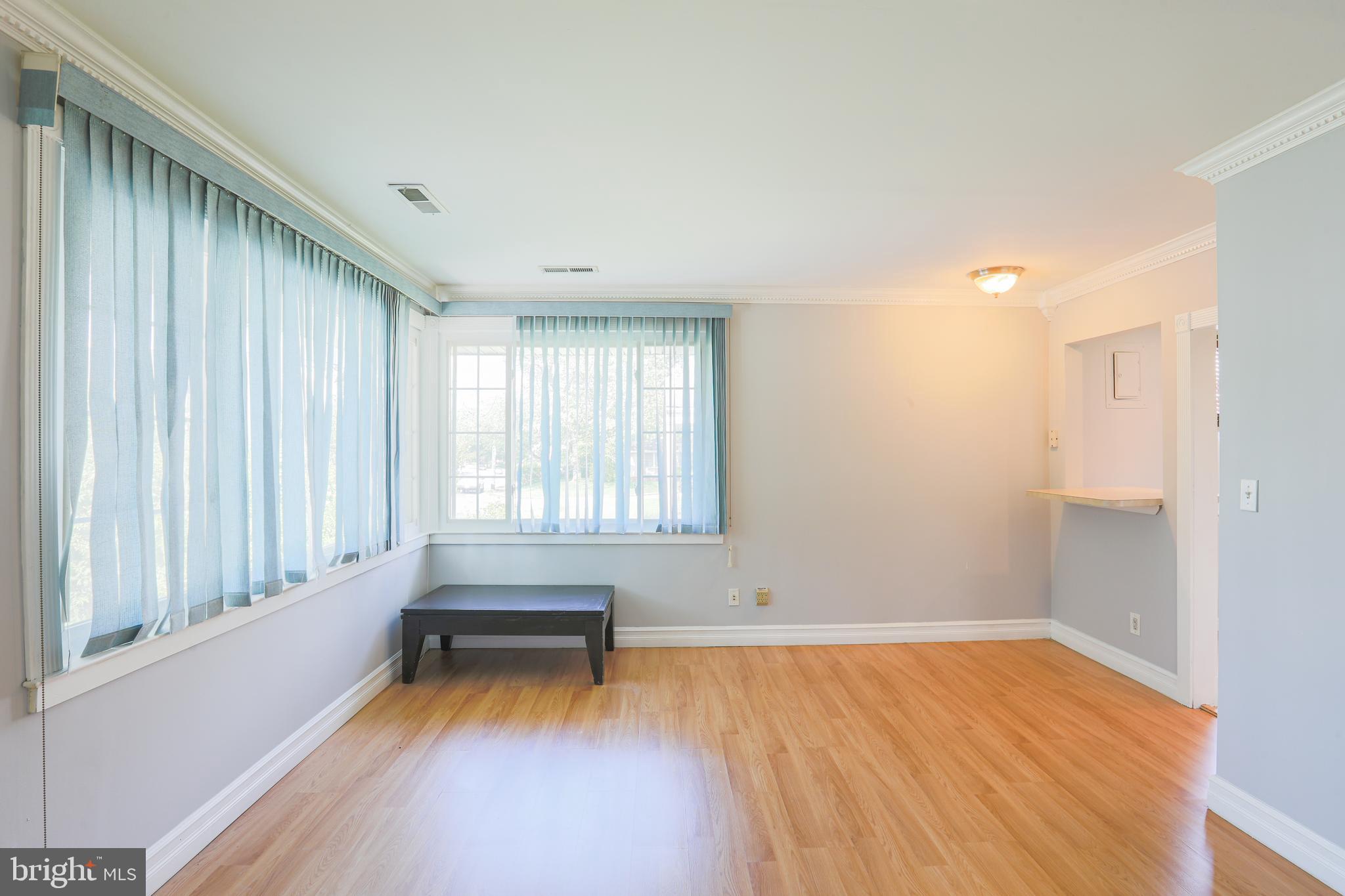 405 Upland Road Baltimore, MD 21208 - Photo 13 of 18 Living room