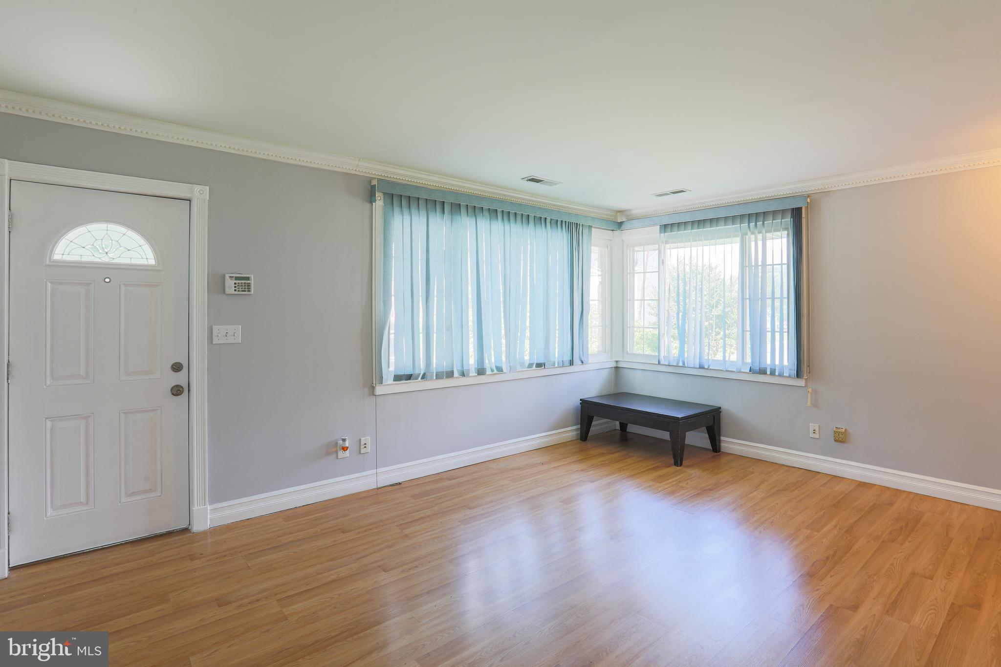405 Upland Road Baltimore, MD 21208 - Photo 14 of 18 Living room