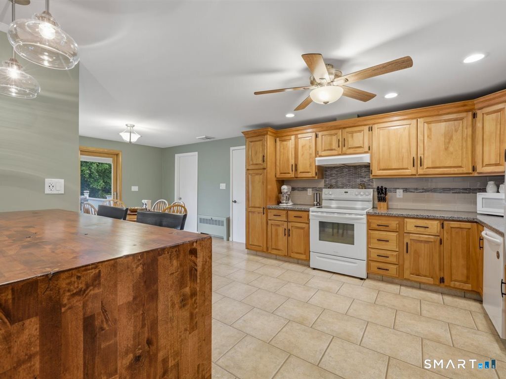 12 Wooding Road Wallingford, CT 06492 - Photo 5 of 40