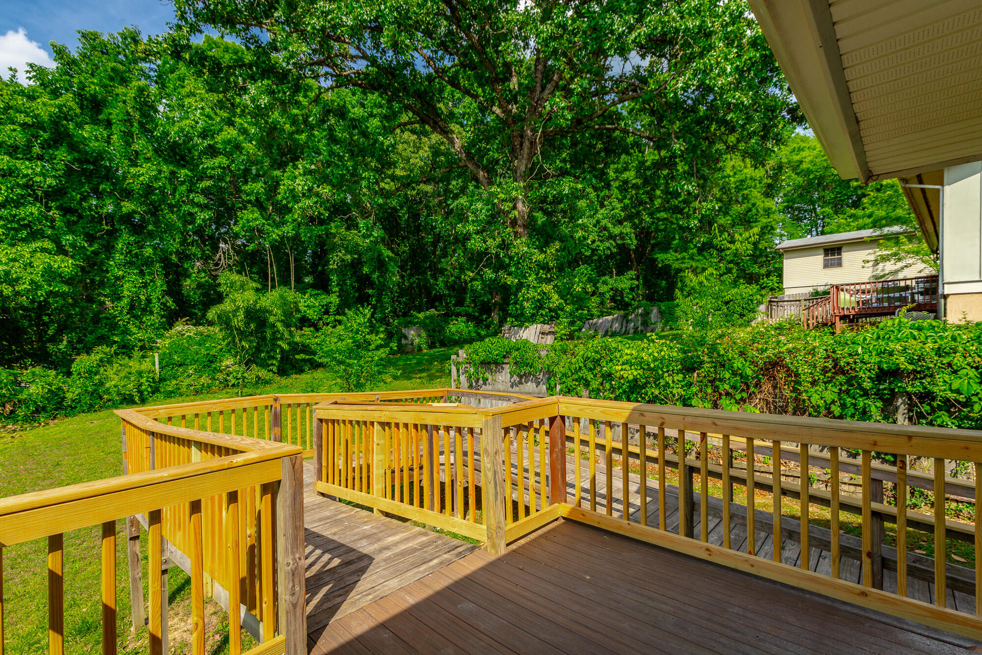 9050 Wooten Road Chattanooga, TN 37416 - Photo 36 of 48 New deck